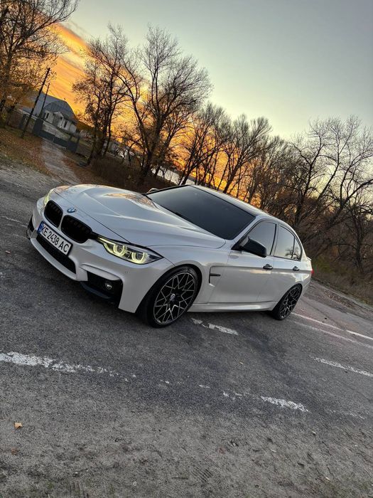 BMW 330i F30 M3-look