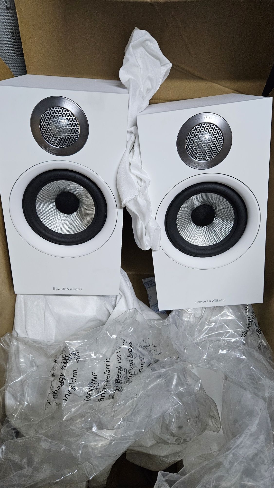 Bowers & Wilkins 607 S2 Anniversary Edition (biały)