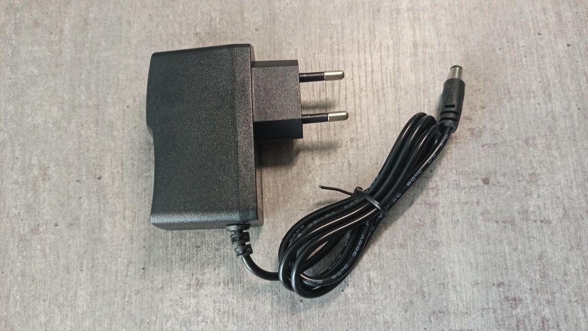 Блок живлення 12 вольт (12в, 12v), 0.5 ампер. Для роутера, ону тощо