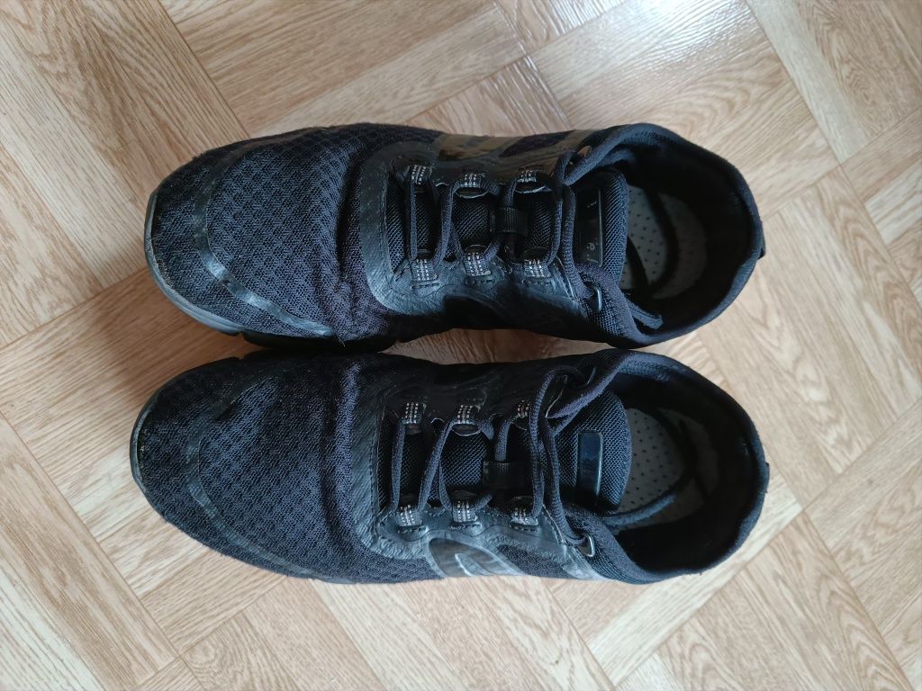 Buty sportowe męskie, czarne, dł wkł. 28,5cm roz. 45