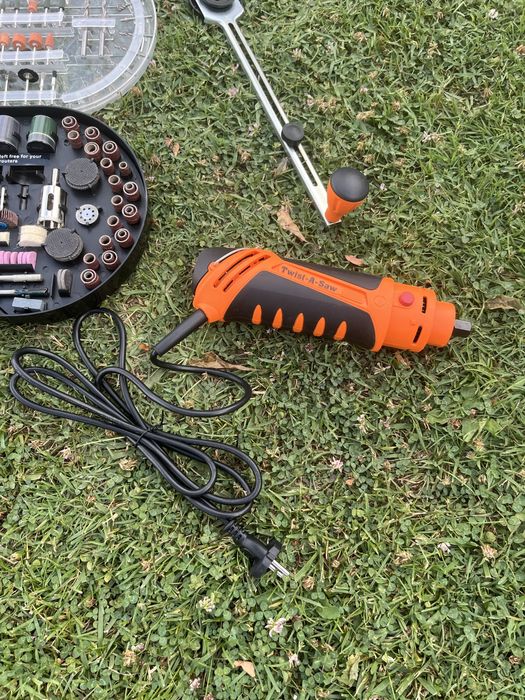 ⸻  Multiferramenta Elétrica Twist-A-Saw – Como Nova!
