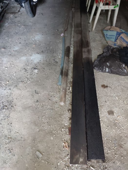 Швелер довжиною 3.5 метри ширина 10 см. Товщина 5 мм. З часів СРСР