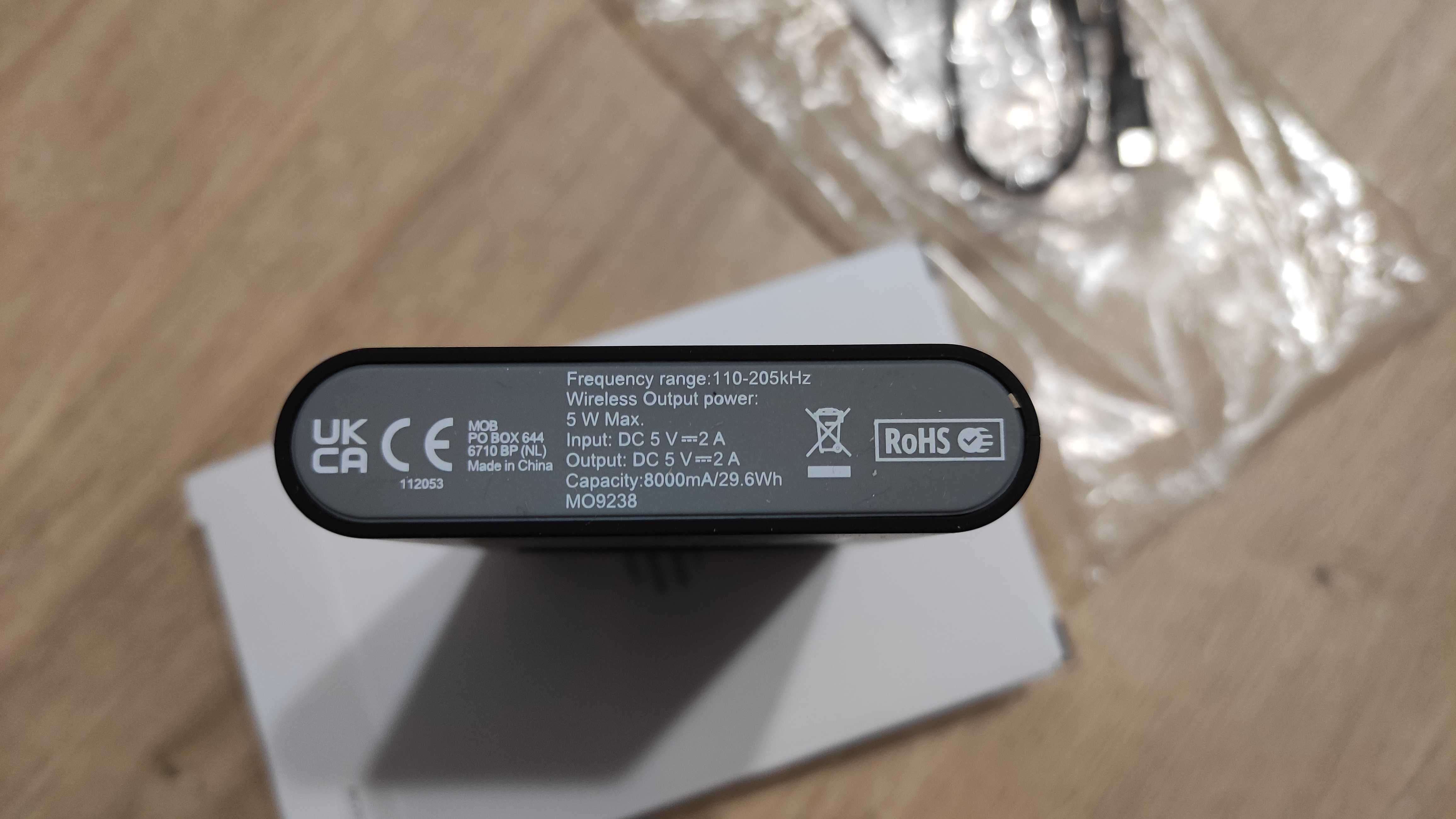 Powerbank 8000mAh z funkcją bezprzewodowego ładowania urządzeń