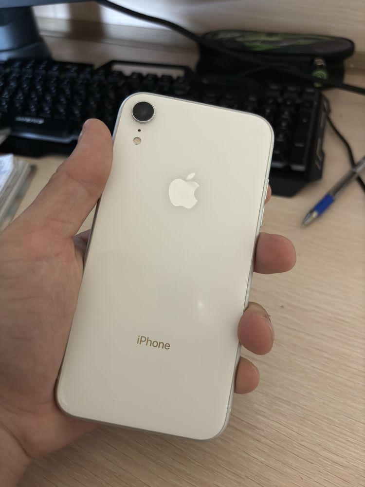 Смартфон Iphone XR білий