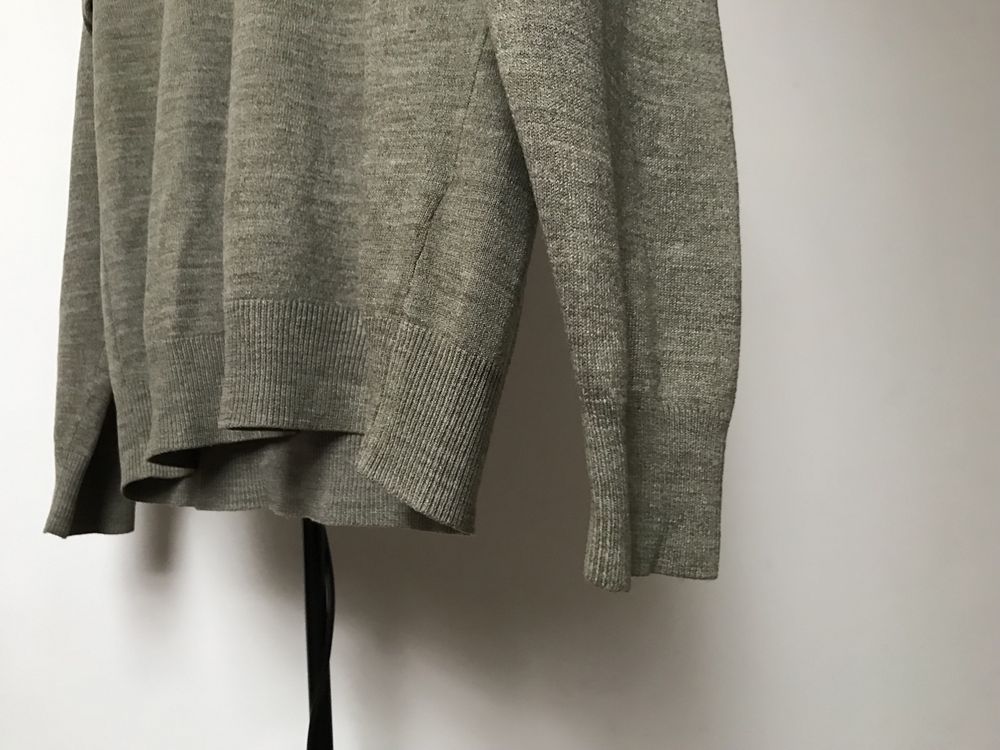 Lekki sweterek sweter w serek dekolt V Marks&Spencer M