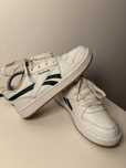 Ténis Reebok em pele