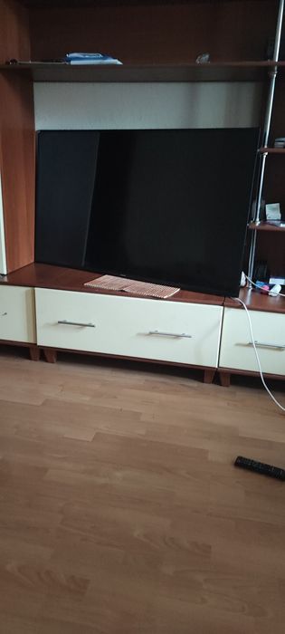 Продам телевизор SAMSUNG UE55MU6103