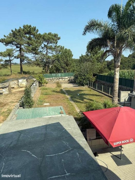 Moradia 3 Frentes com Jardim