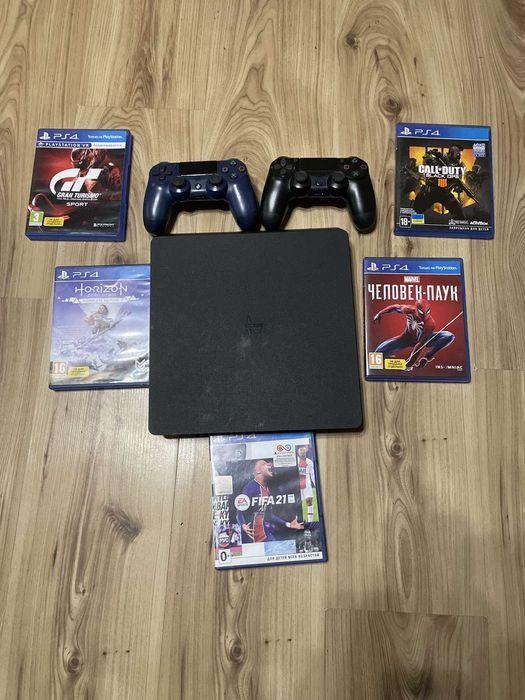 PS 4, 1 тб + 5 ігор, 2 геймпада