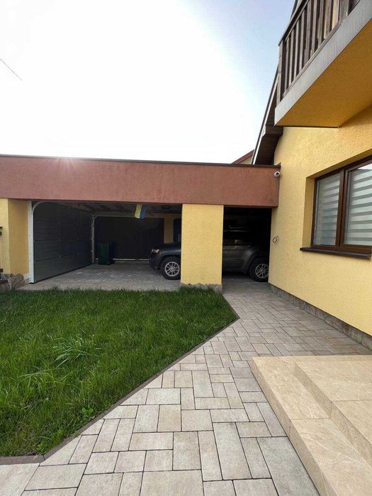 Продаж 2-поверхового будинку в Сололнці