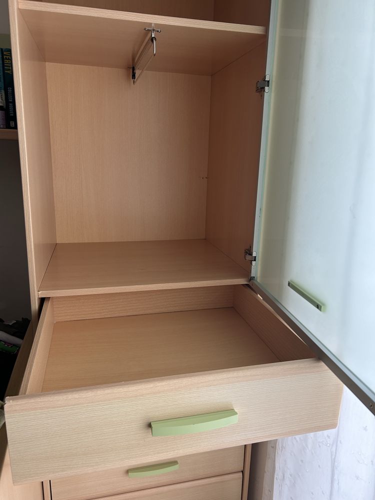 Armário com porta e 6 gavetas