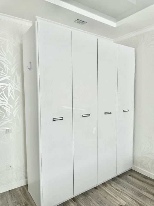 2-х кімнатна квартира з ремонтом по вул. Івасюка, біля ТЦ Велес.