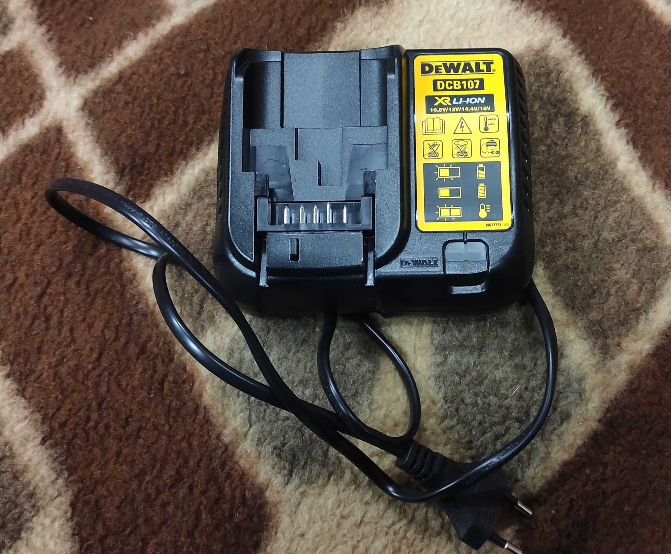 Ładowarka Dewalt DCB107 oryginał, jak nowa