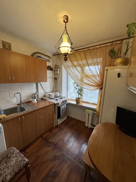 Здається 1к кв. вул. Набережна