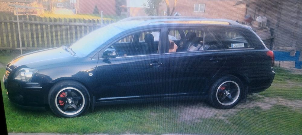 Toyota avensis 1,8 benzyna