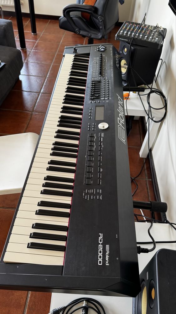 Piano de palco roland RD 2000