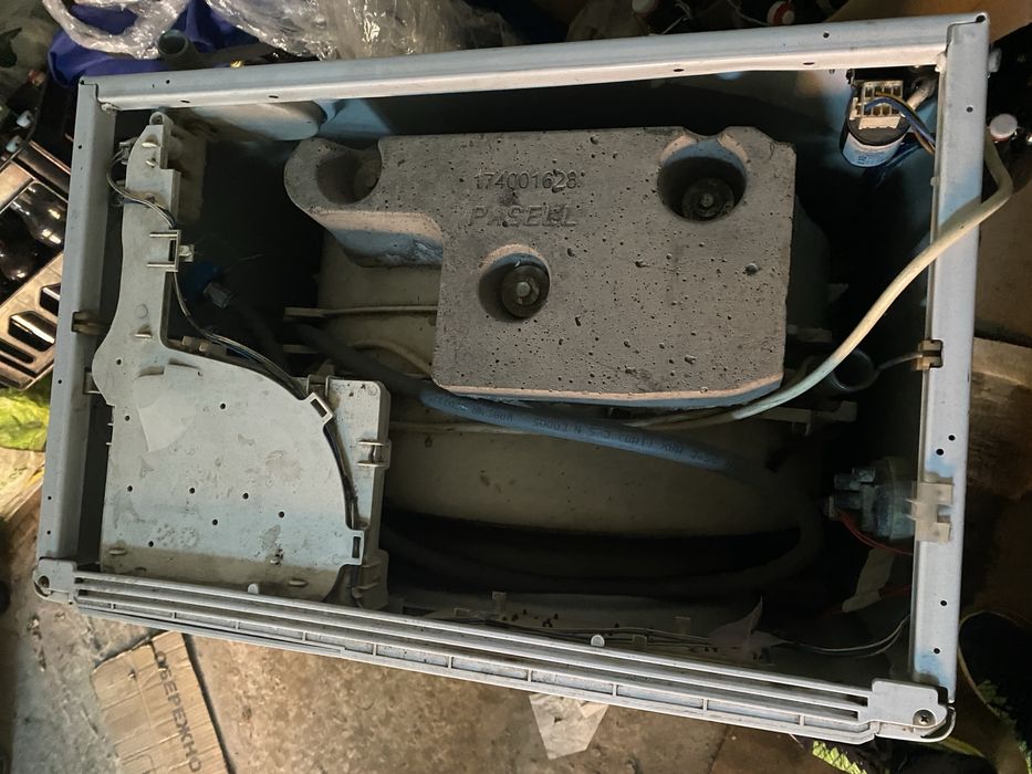 Стиральная машина INDESIT WISL 83
