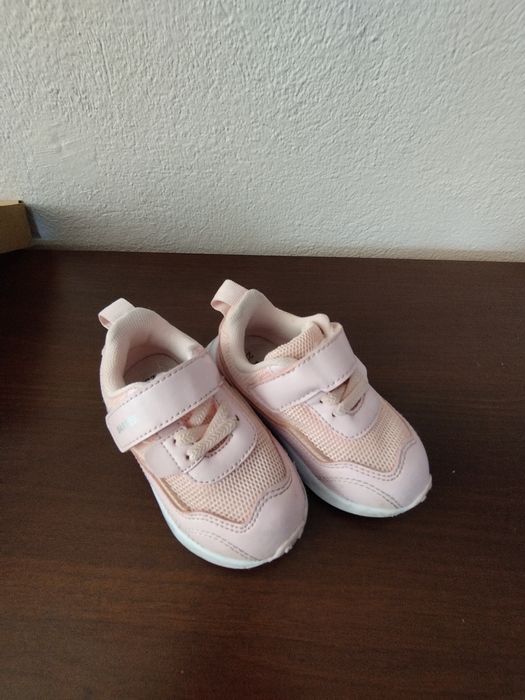 Adidasy dla dziewczynki Bartek rozmiar 22 jak nowe