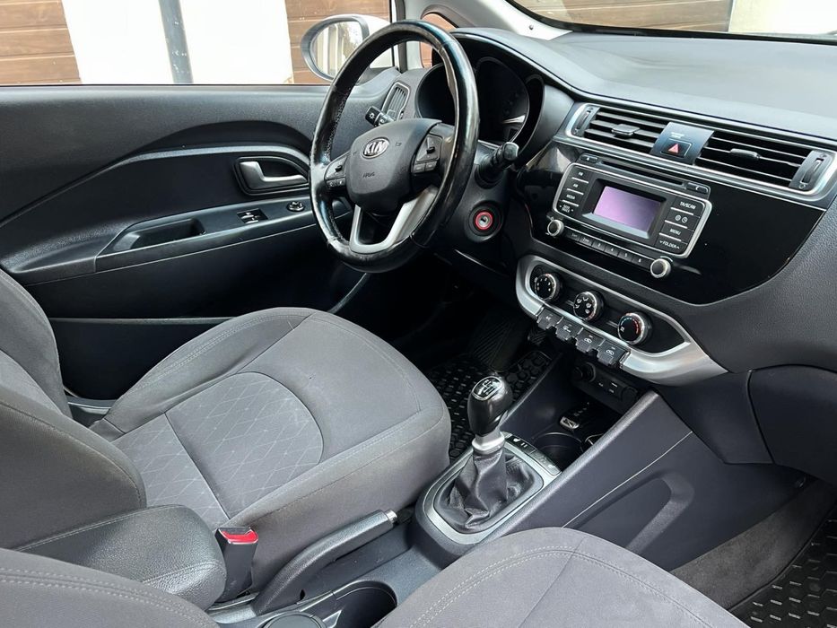 Поодам надійне авто. Ціна шара