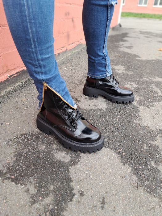 Лаковані шкіряні черевики (лаковые кожаные ботинки боты берц