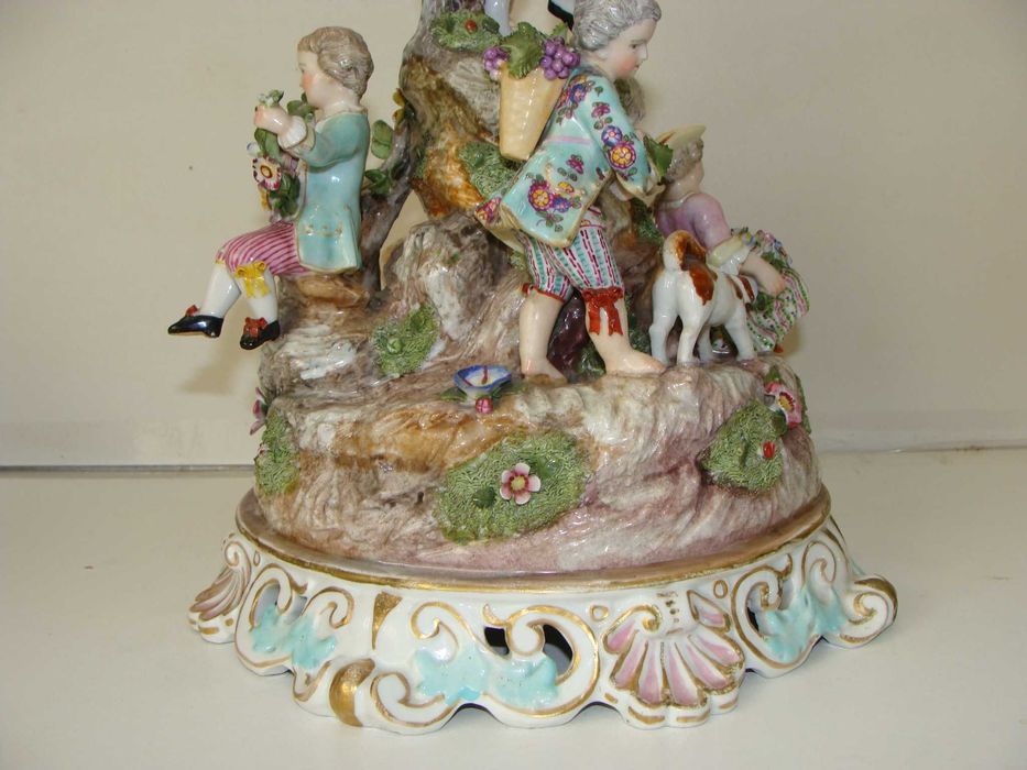 Okazała XIXw.  porcelanowa figura  5- postaciowa . Drezno
