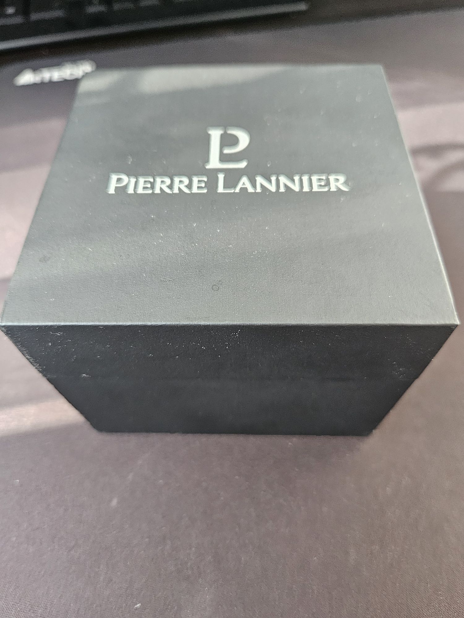 Годинник Pierre lanniier