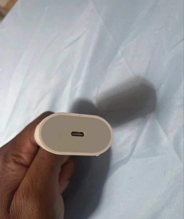 USB-C 20W power adapter