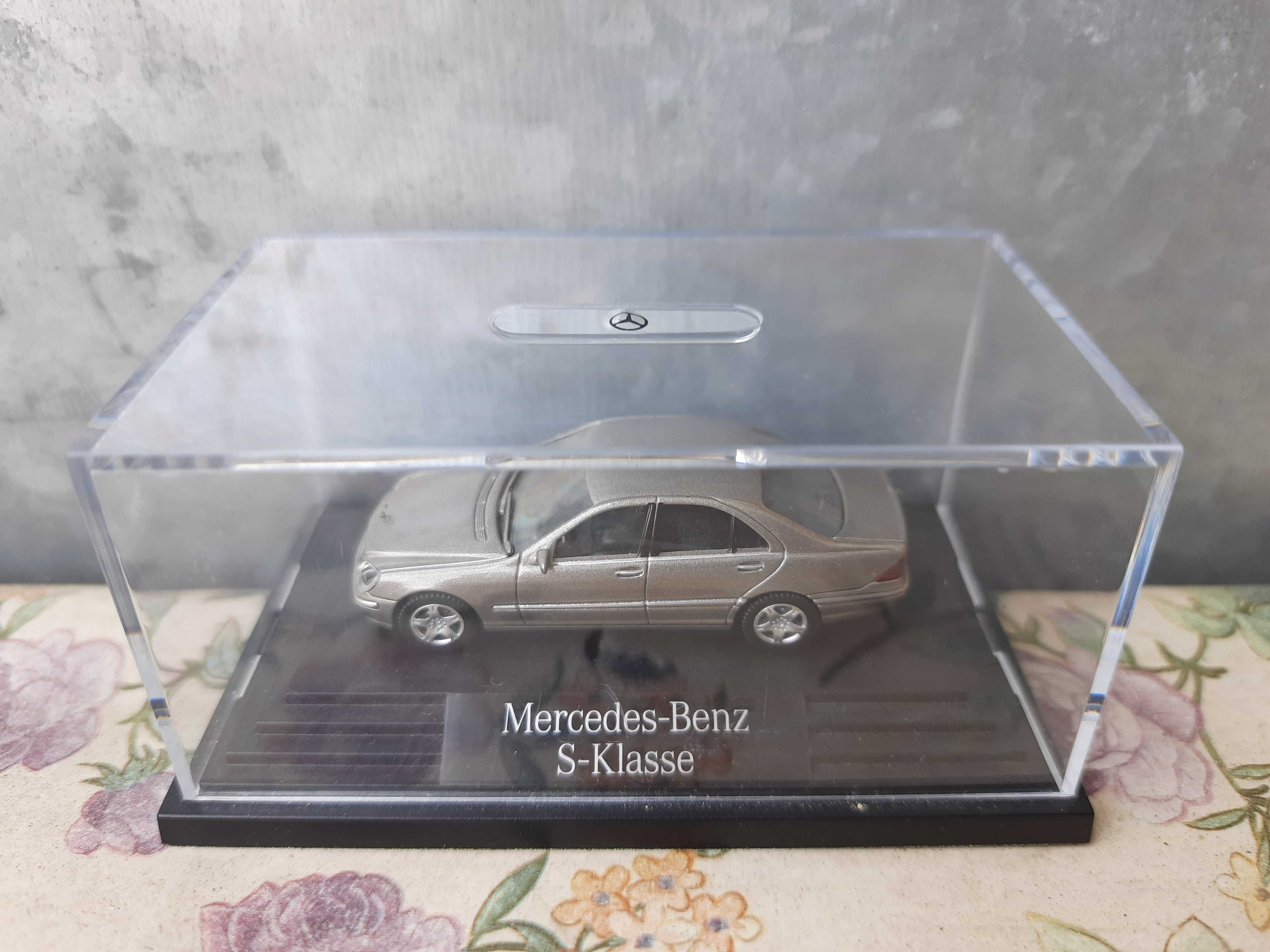 Модели автомобилей Mercedes-Benz S-Class, SLK-Class