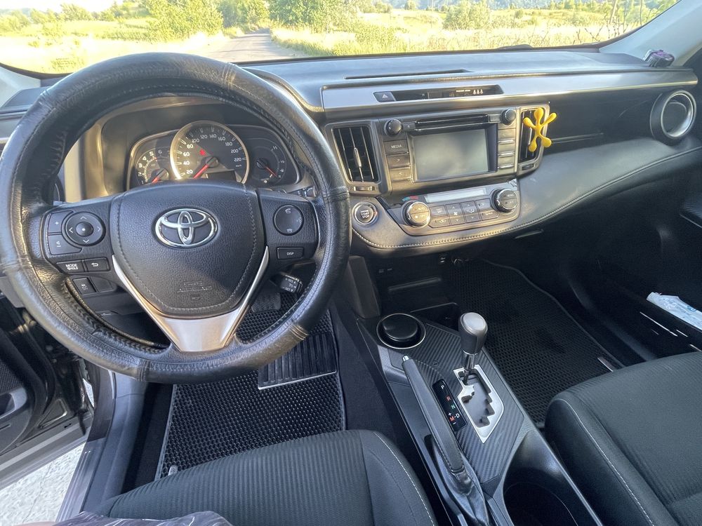 Toyota RAV4 2015р.