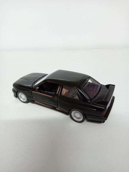 Miniatura BMW e30