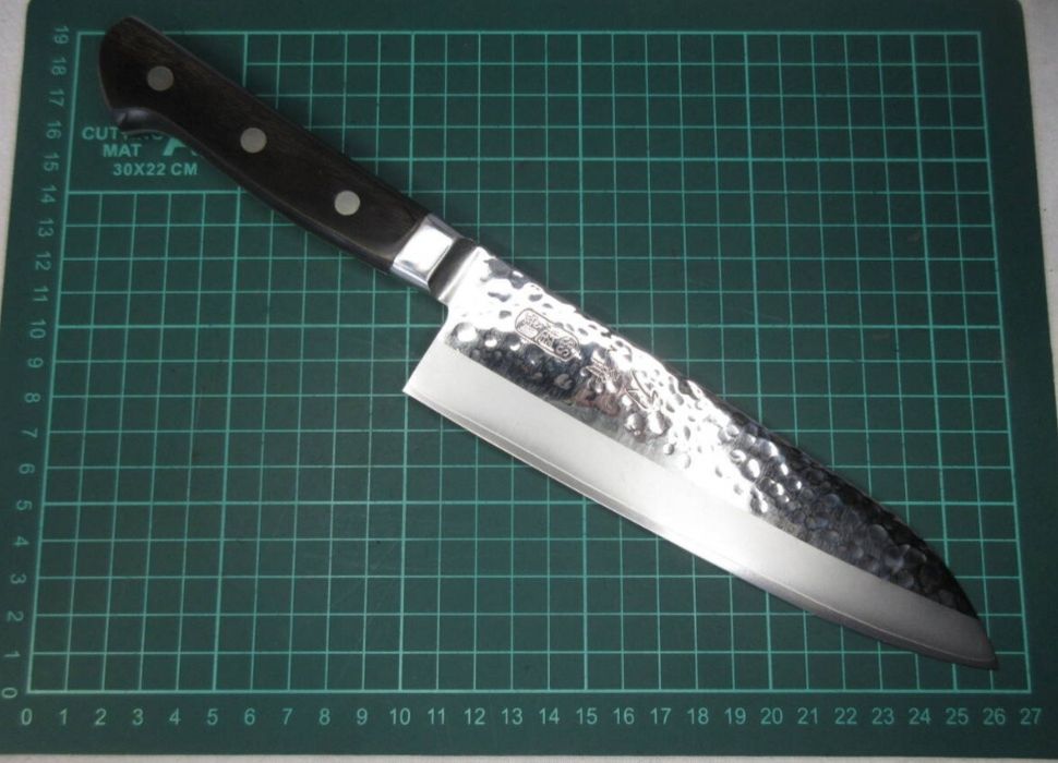 Японський кований кухонний ніж Guto