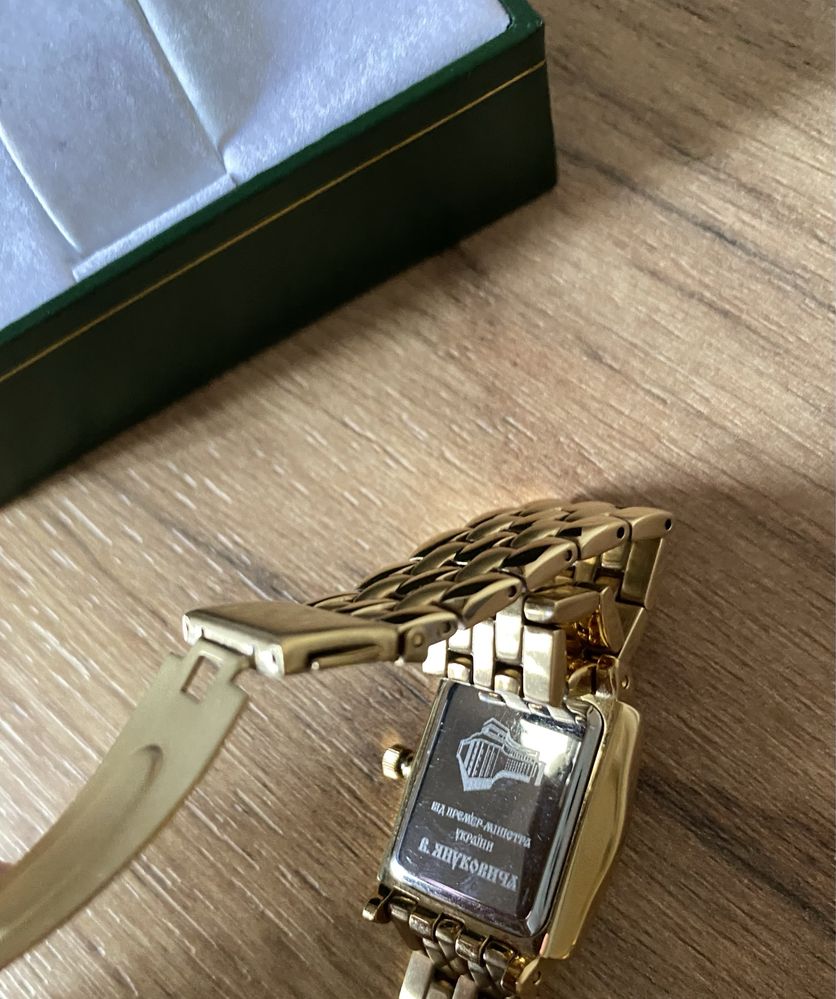 Годинник жіночий KLEYNOD (схожий на CARTIER) )