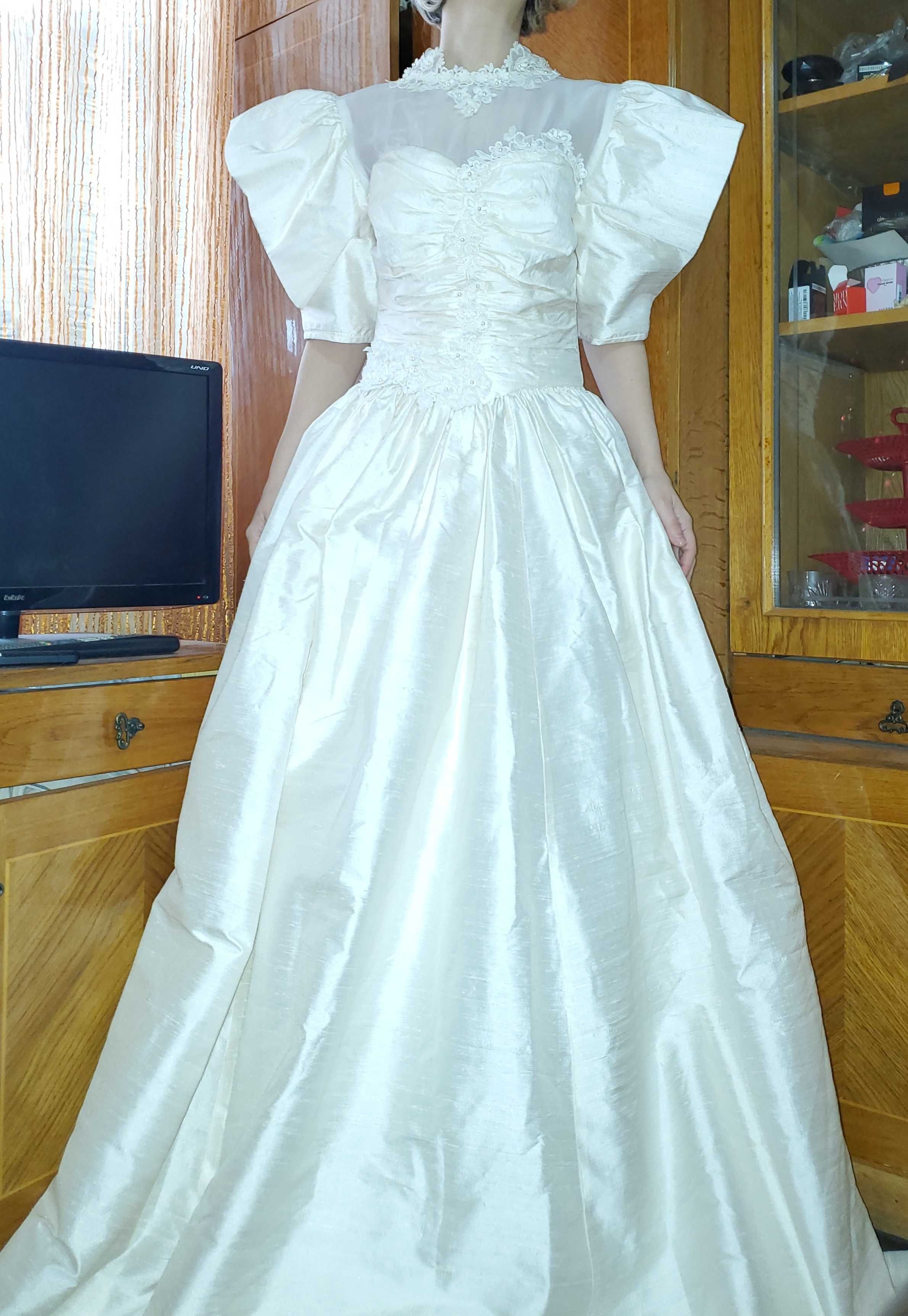 Винтажное шёлковое свадебное платье  шёлк, аренда, прокат