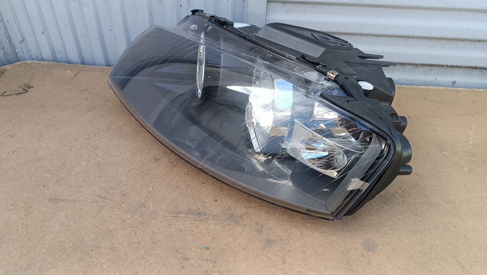Vendo farol esquerdo de Audi A3 8P ano 2003/12