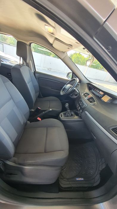 Renault Grand Scenic de 7 Lugares a Diesel