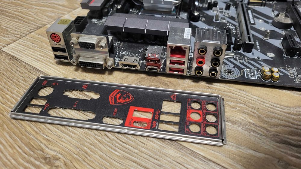 Комплект Ryzen 5 2600+msi b350 Tomahawk+16gb ddr4+Башня Socket AM4