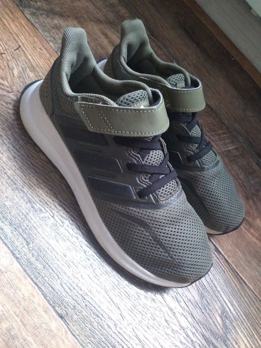 Oryginalne chłopięce buty adidas khaki rozmiar 33