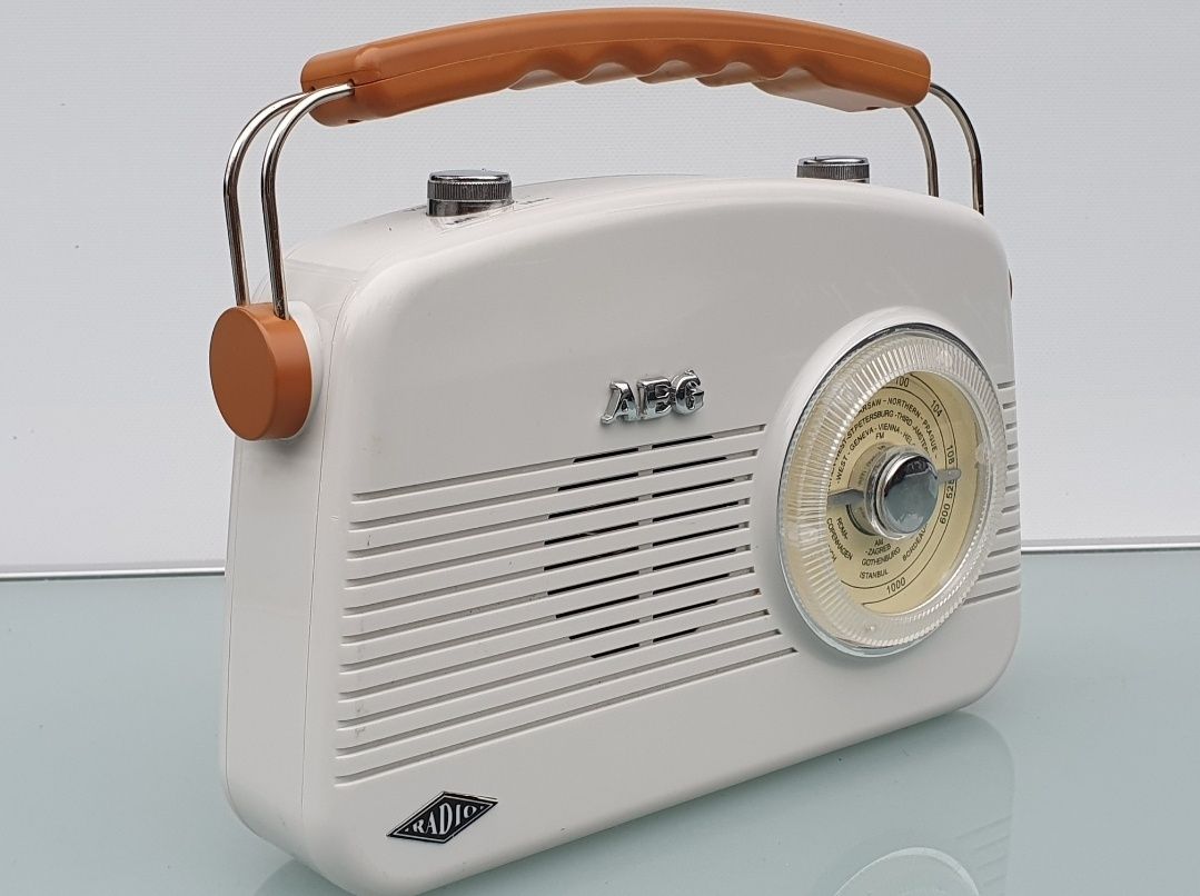 AEG Radio tranzystorowe w stylu retro