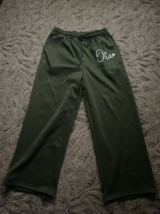 Продам жіночий спортивний костюм, розмір XL. Стан новий.