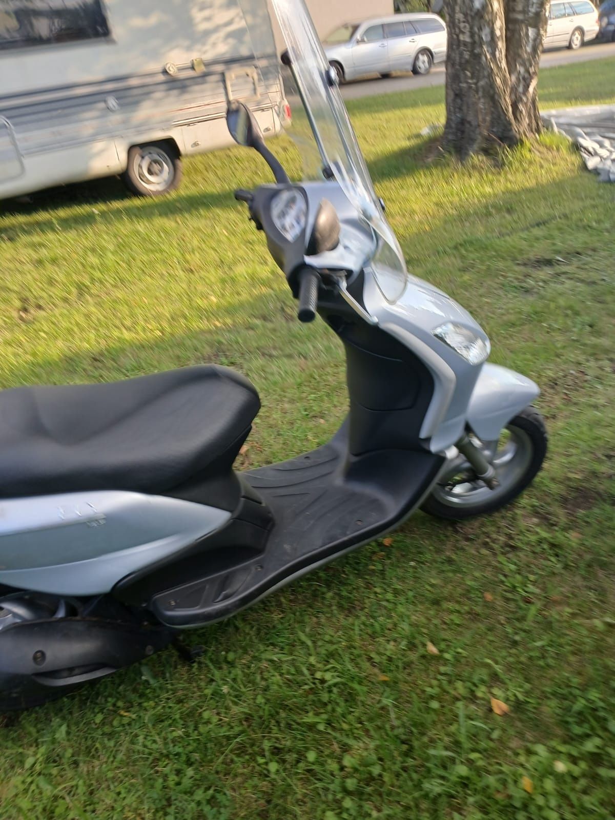 Piaggio fly 125.