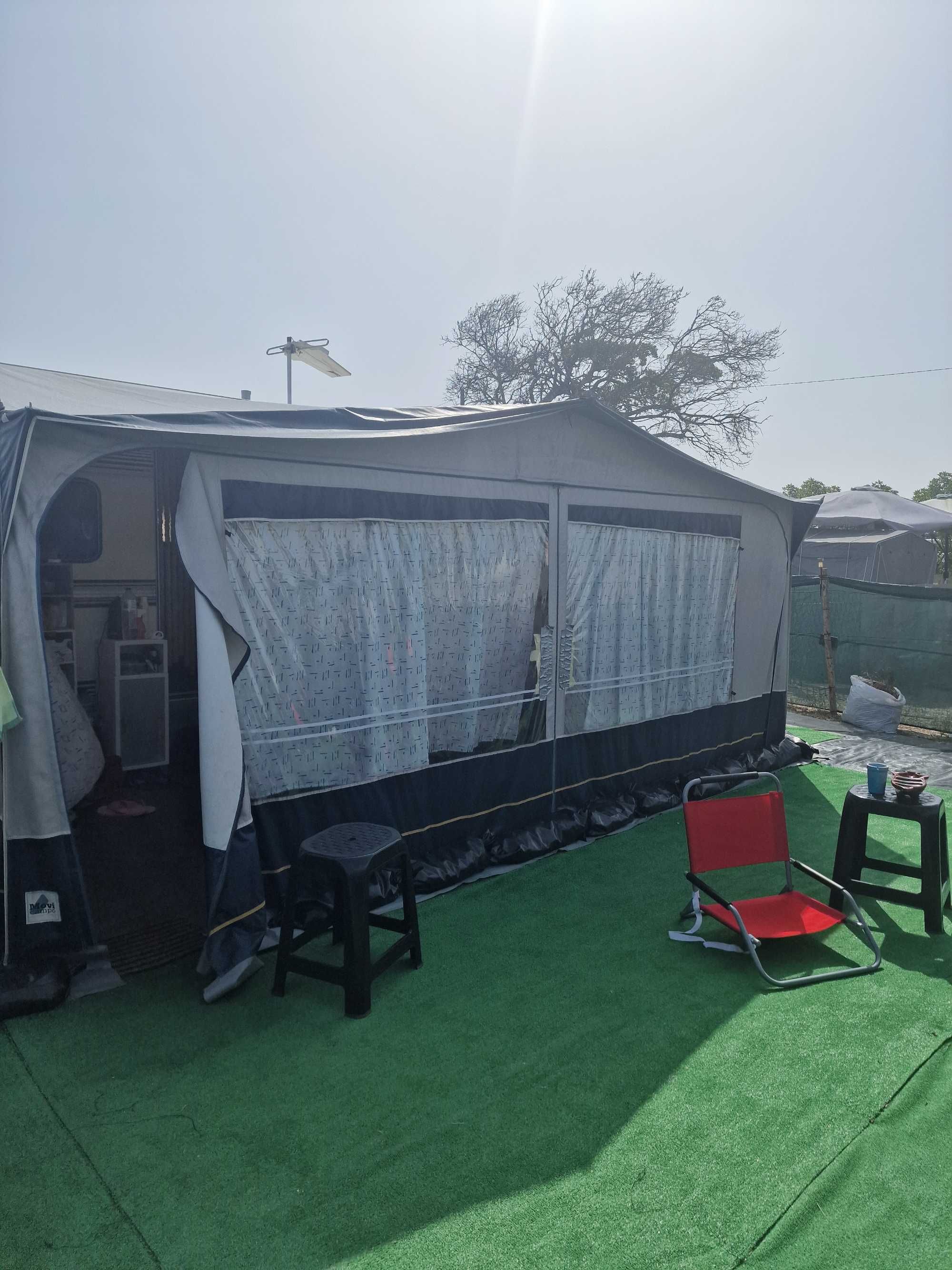 Caravana Hobby com avançado