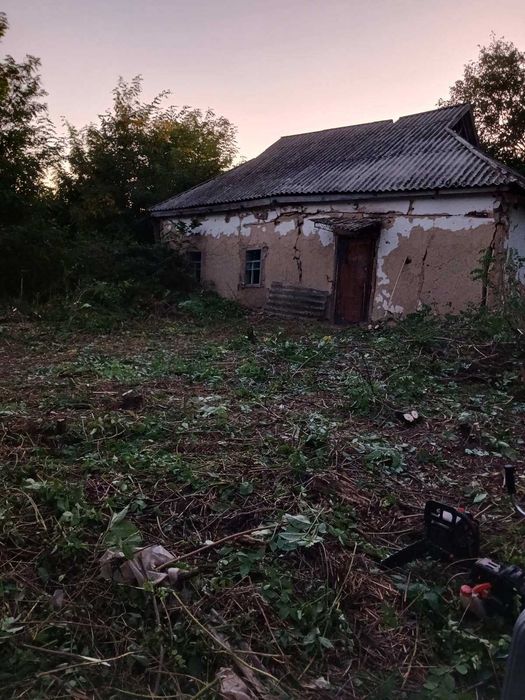 Продам хату в чудовому місці, в центрі села Черняхівка