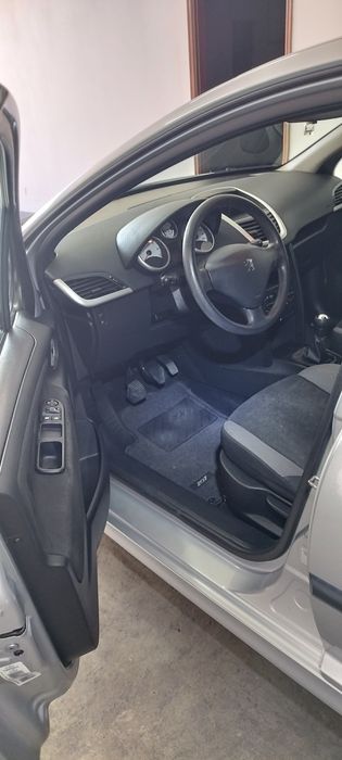 Carro Peugeot 207