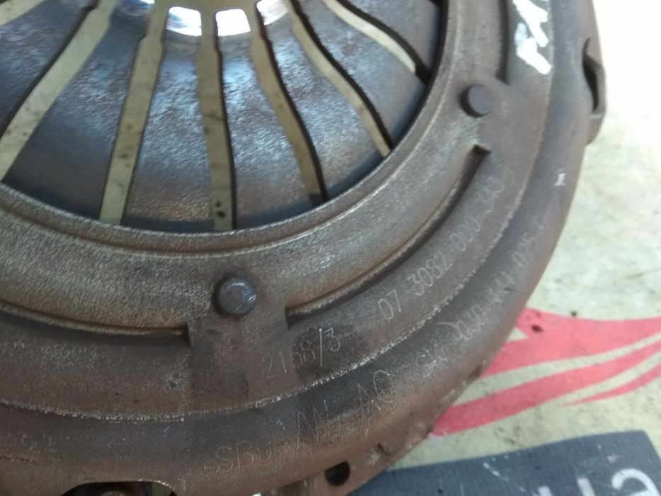 Skoda Fabia II 07-14 1.2  маховик диск корзина сцепления 030105271