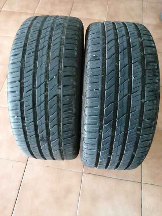 Vendo pneu semi novo