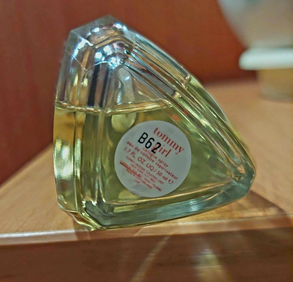 Tommy Hilfiger Tommy Girl woda toaletowa 50 ml ubytek