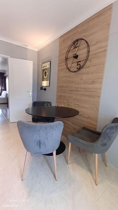 Apartamento T2 mobilado com 1 suite e 2 varandas no Estoril