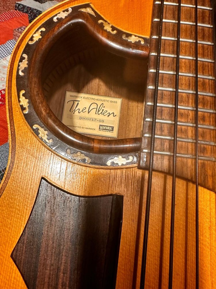 Baixo eletrico acustico warwick