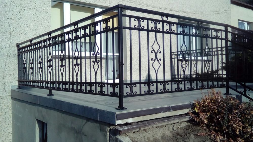 Bramy, balustrady, ogrodzenia kute