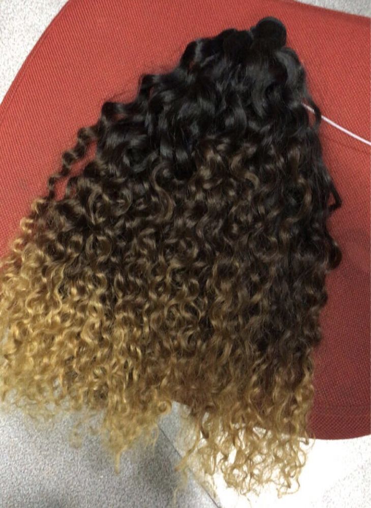 Cabelo cacheado cor mel 45cm , 300g